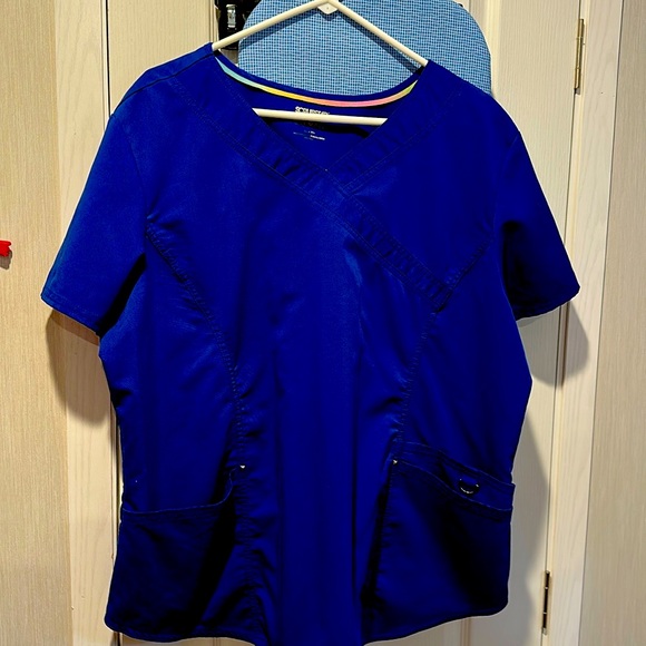 Scrubs Tops size 2x royal blue women’s Scrubs - Picture 10 of 11